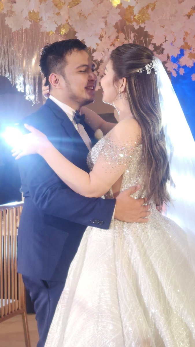 Jek and Georgene first dance at their wedding reception